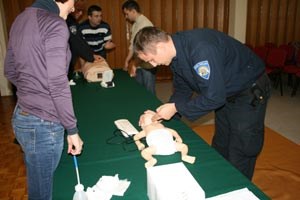 Slika slike-vijesti/2010 godina/prezentacija_prva_pomoc/prezentacija_prva_pomoc_nas.jpg